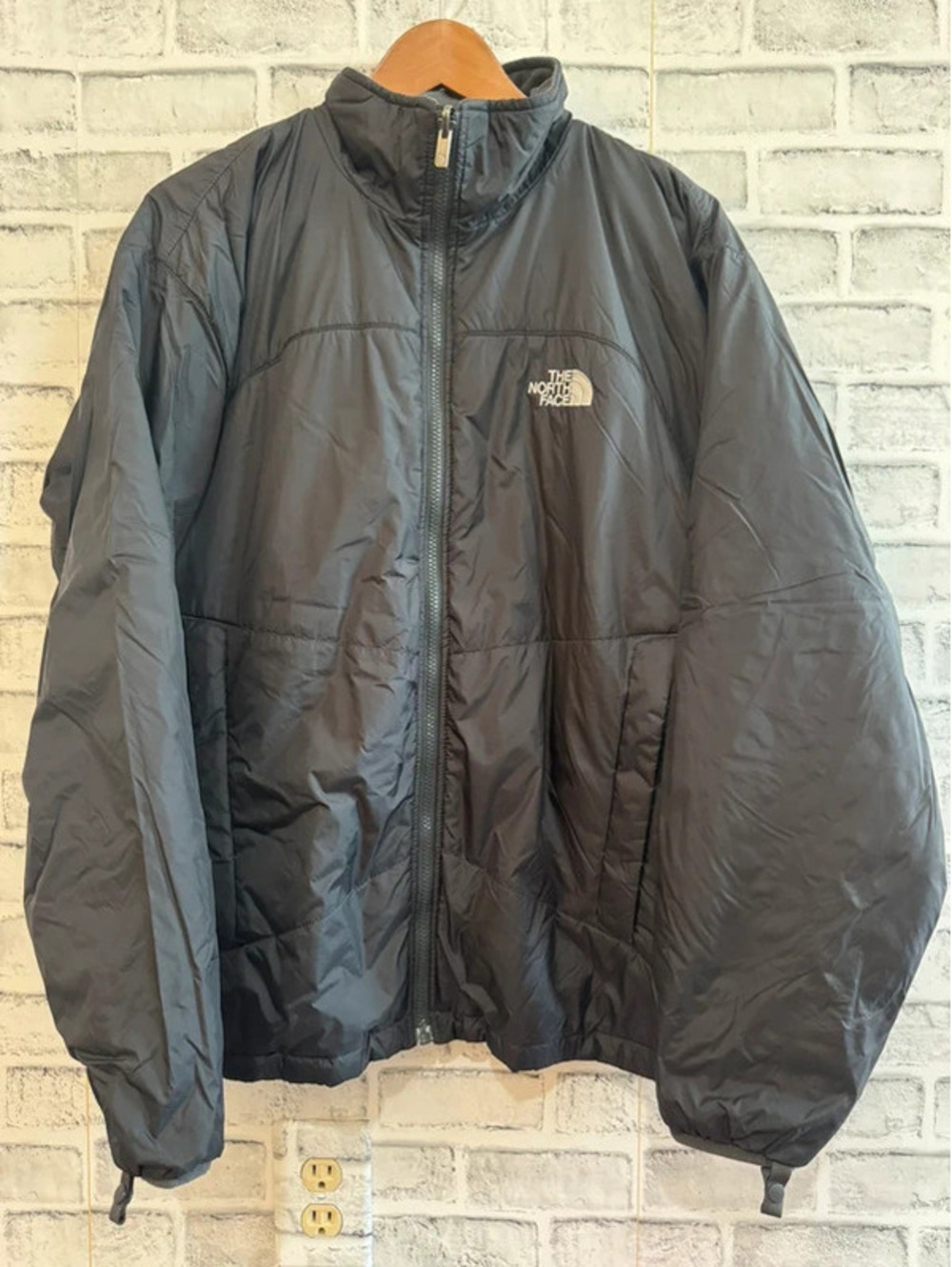 Men’s North Face black full zip puffer jacket size Large